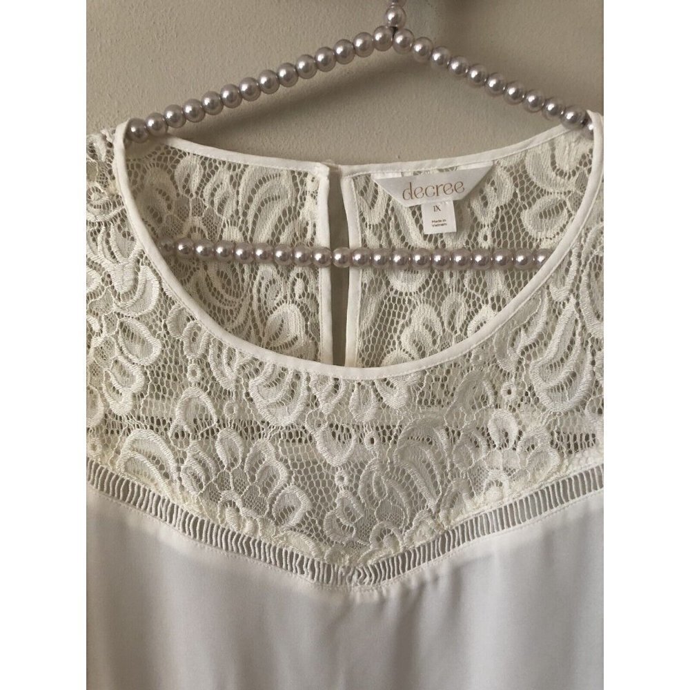 NWT Decree Juniors Plus Size 1X Cream Lace Trim Blouse 3/4 Sleeve - Picture 2 of 6